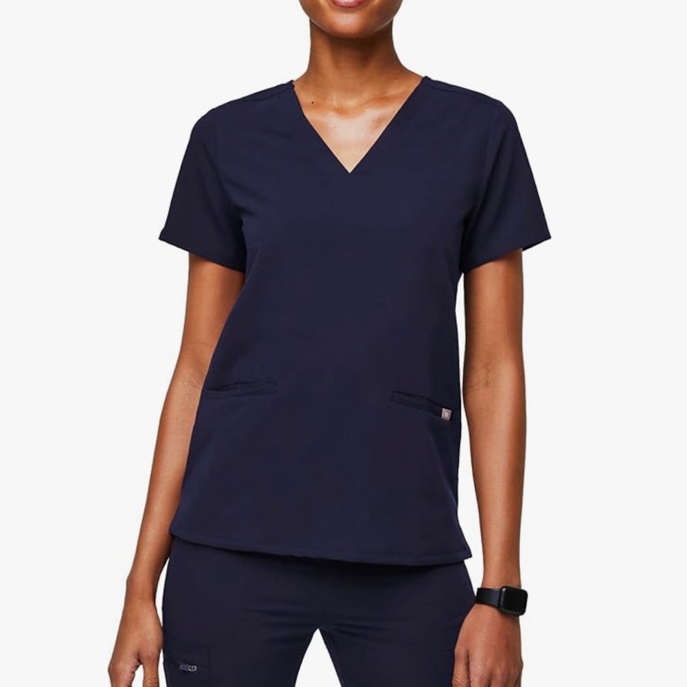 Figs Casma three-pocket scrub top Navy size Medium